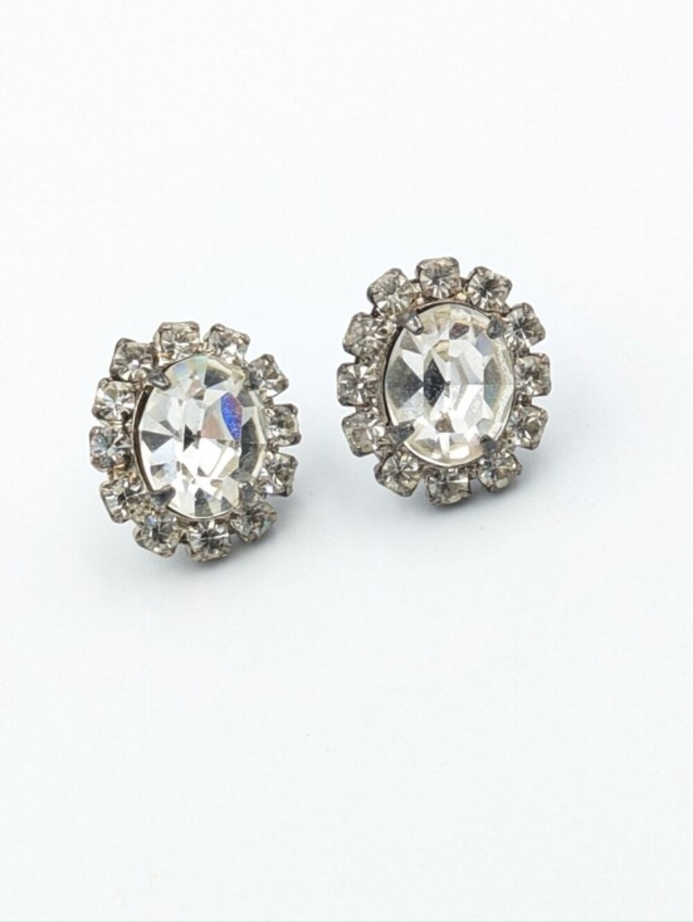 Vintage rhinestone very sparkly silver tone stud earrings